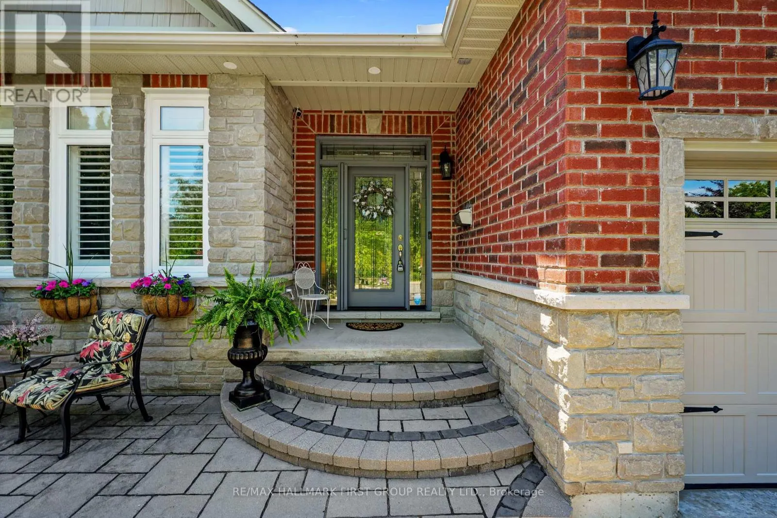 489 FOOTE CRESCENT