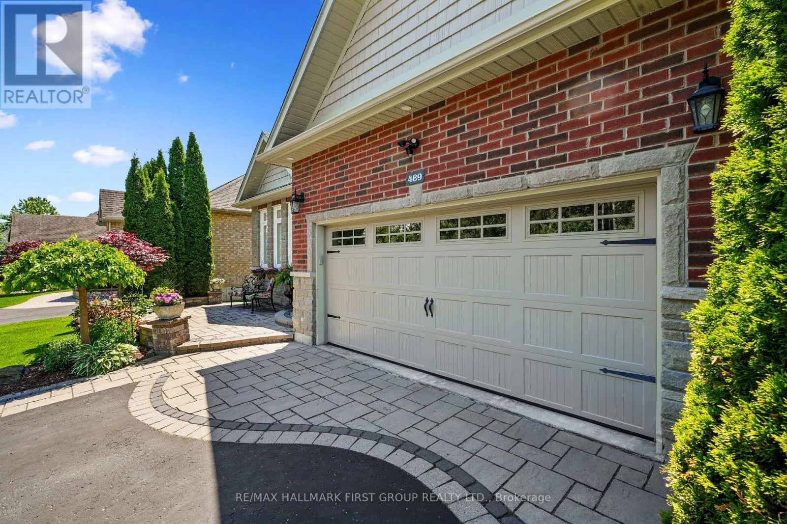 489 FOOTE CRESCENT