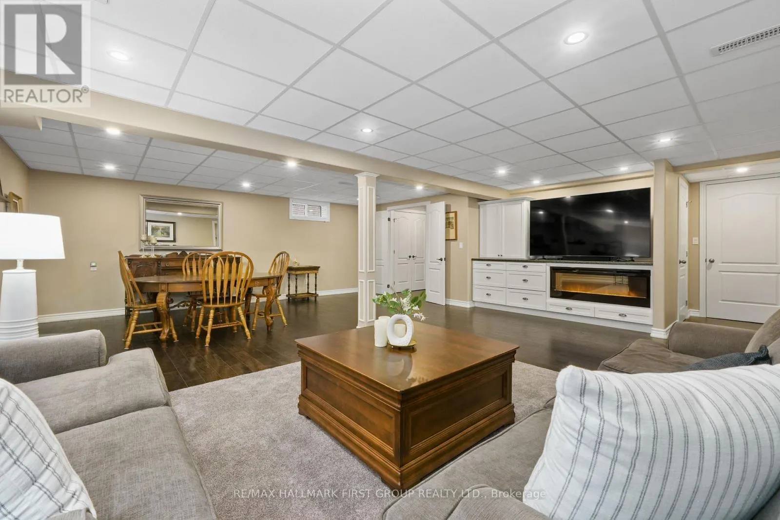 489 FOOTE CRESCENT