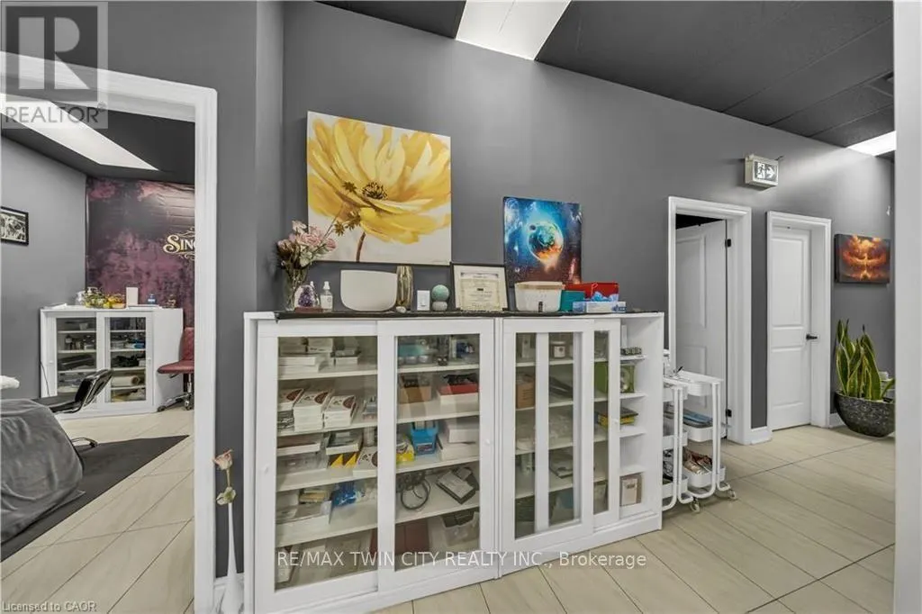 8 - 370 EASTBRIDGE BOULEVARD