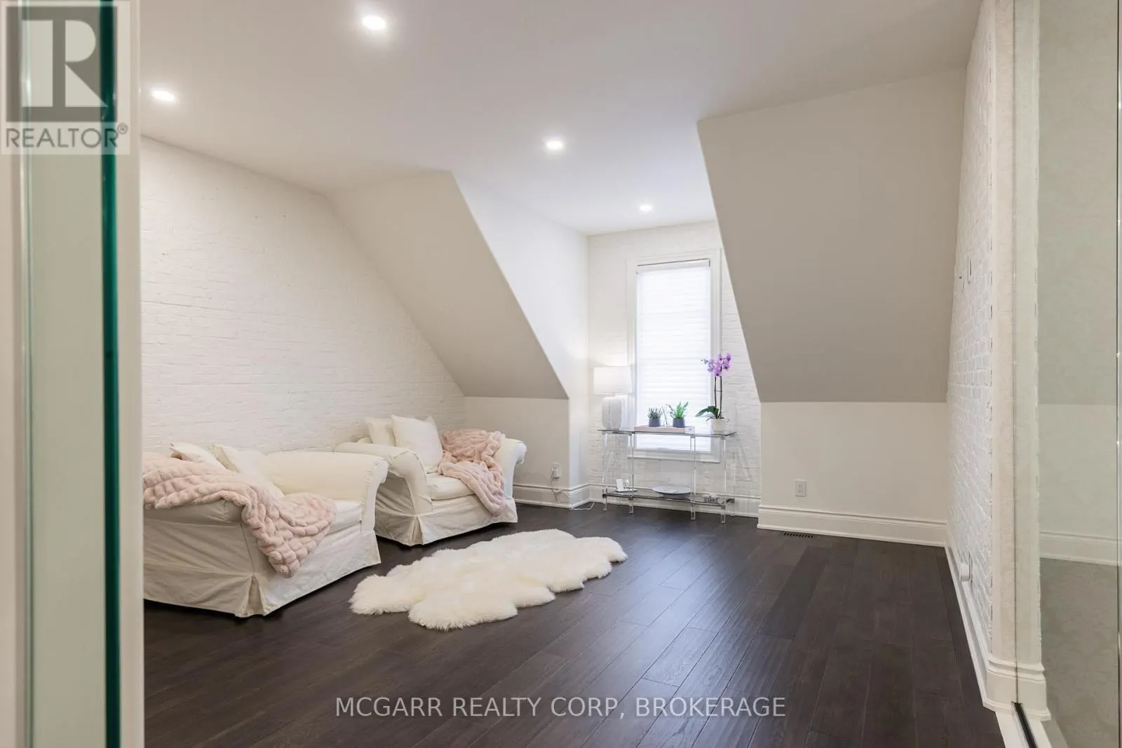 11 ARBOURVALE COMMON
