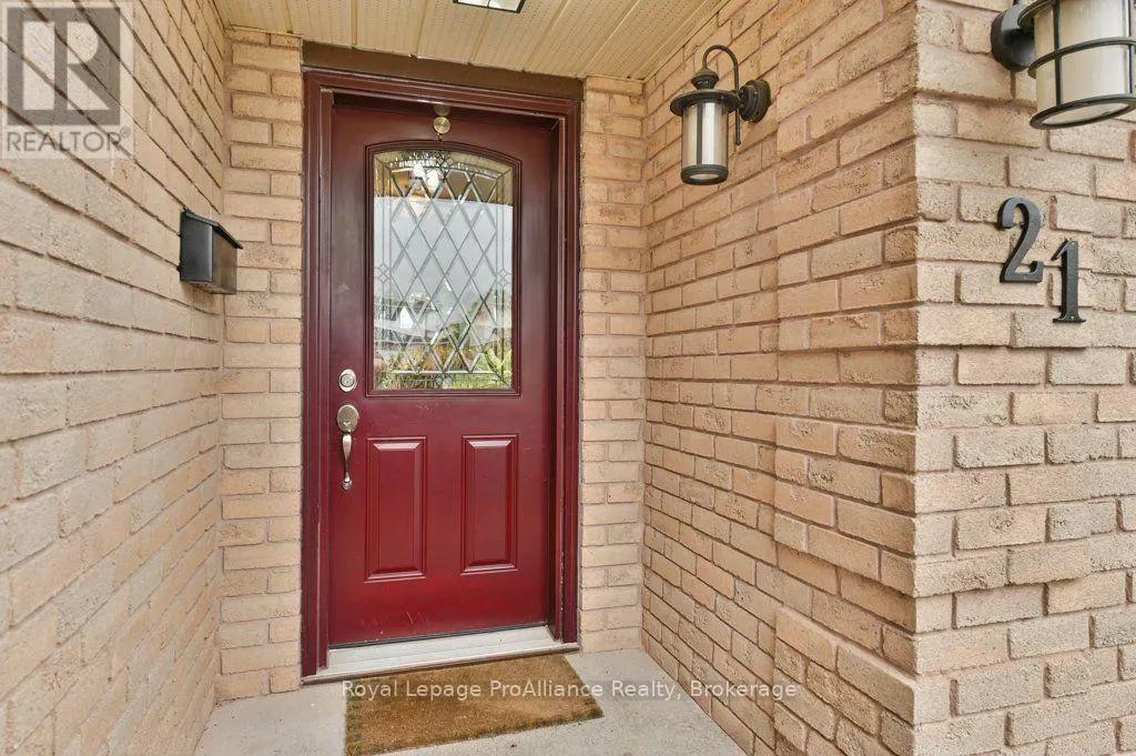 21 FORRESTER COURT