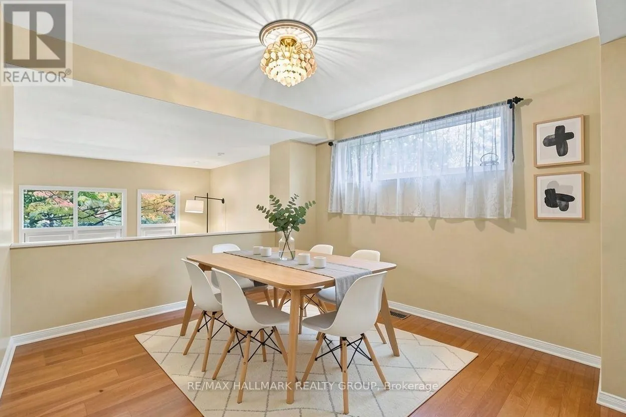 2 - 121 MACKAY STREET