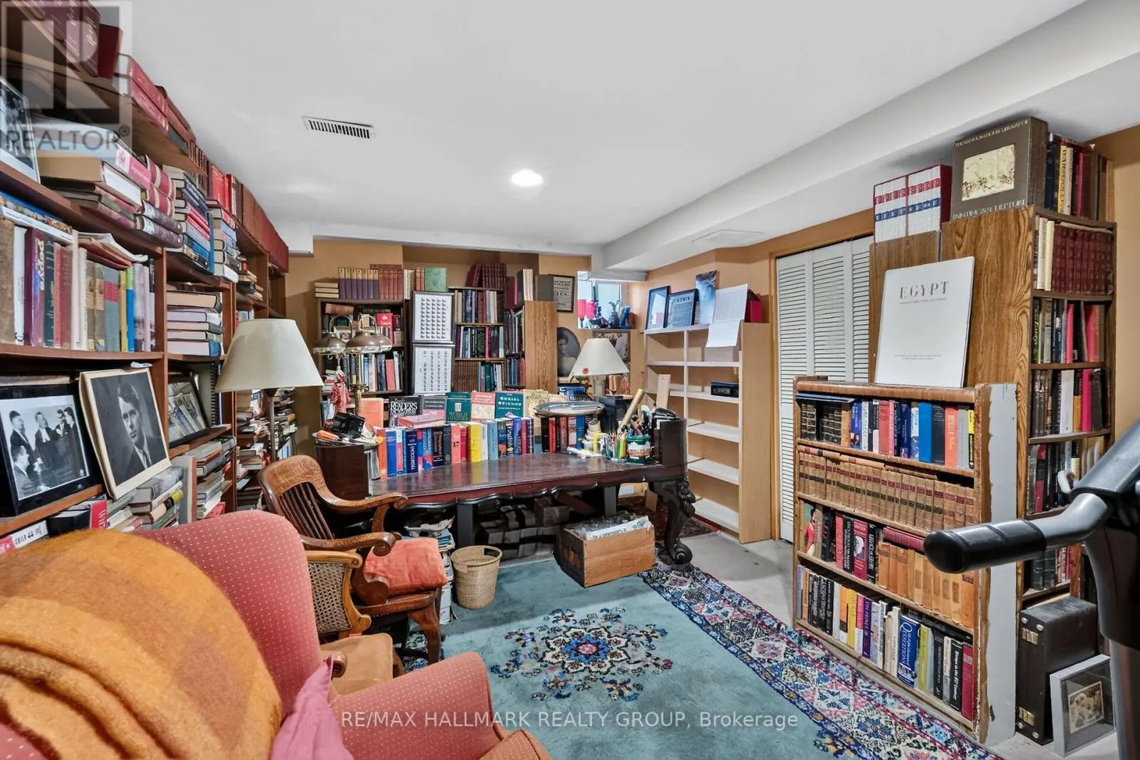 2 - 121 MACKAY STREET
