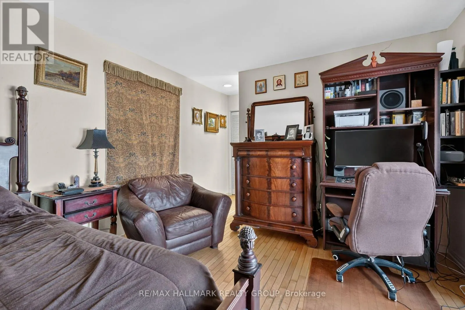2 - 121 MACKAY STREET