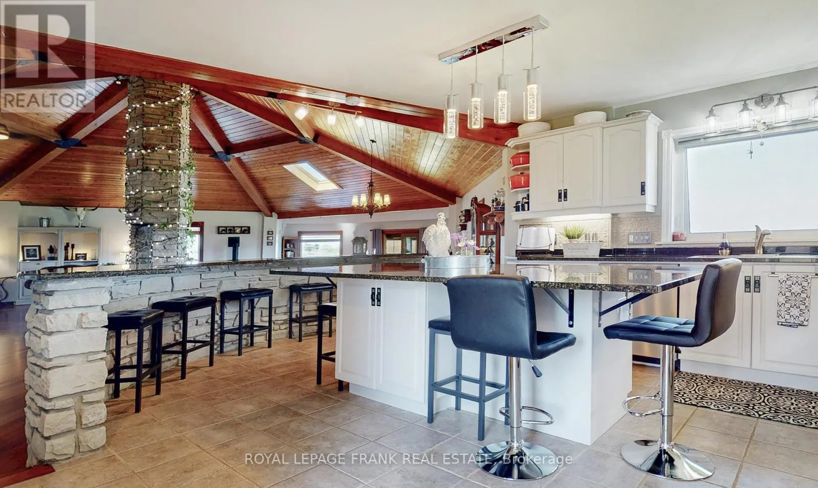 10 CITYVIEW HEIGHTS