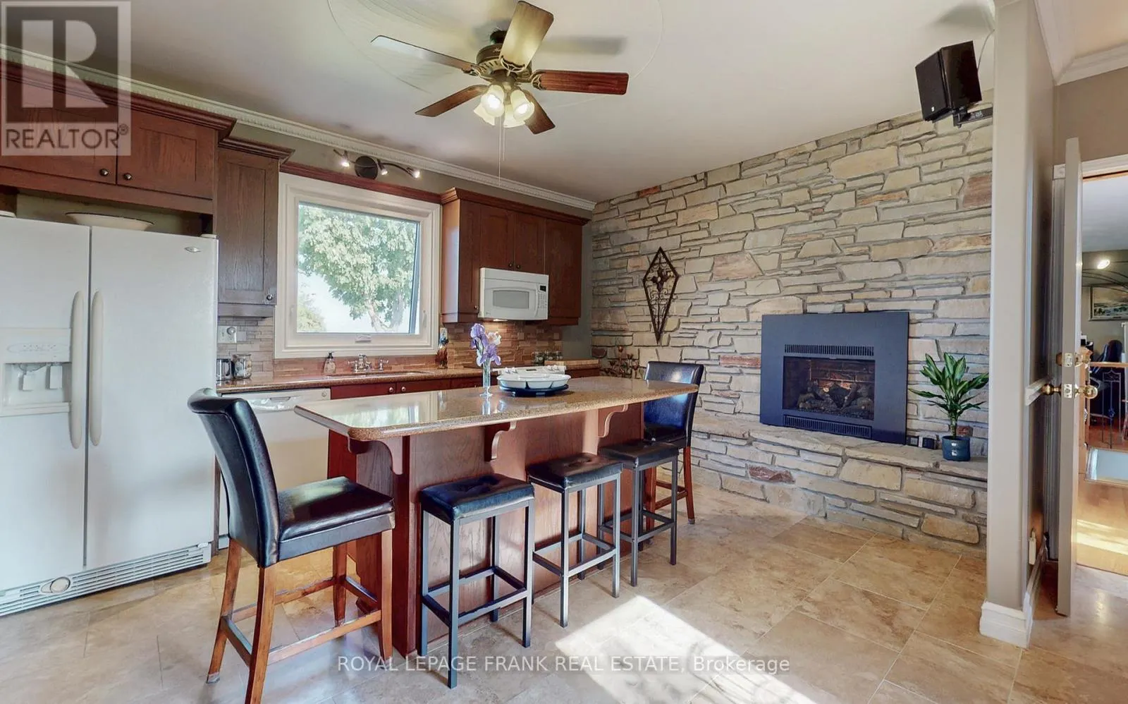 10 CITYVIEW HEIGHTS