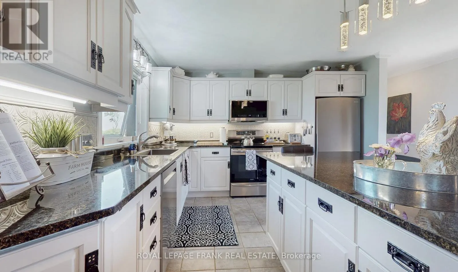 10 CITYVIEW HEIGHTS