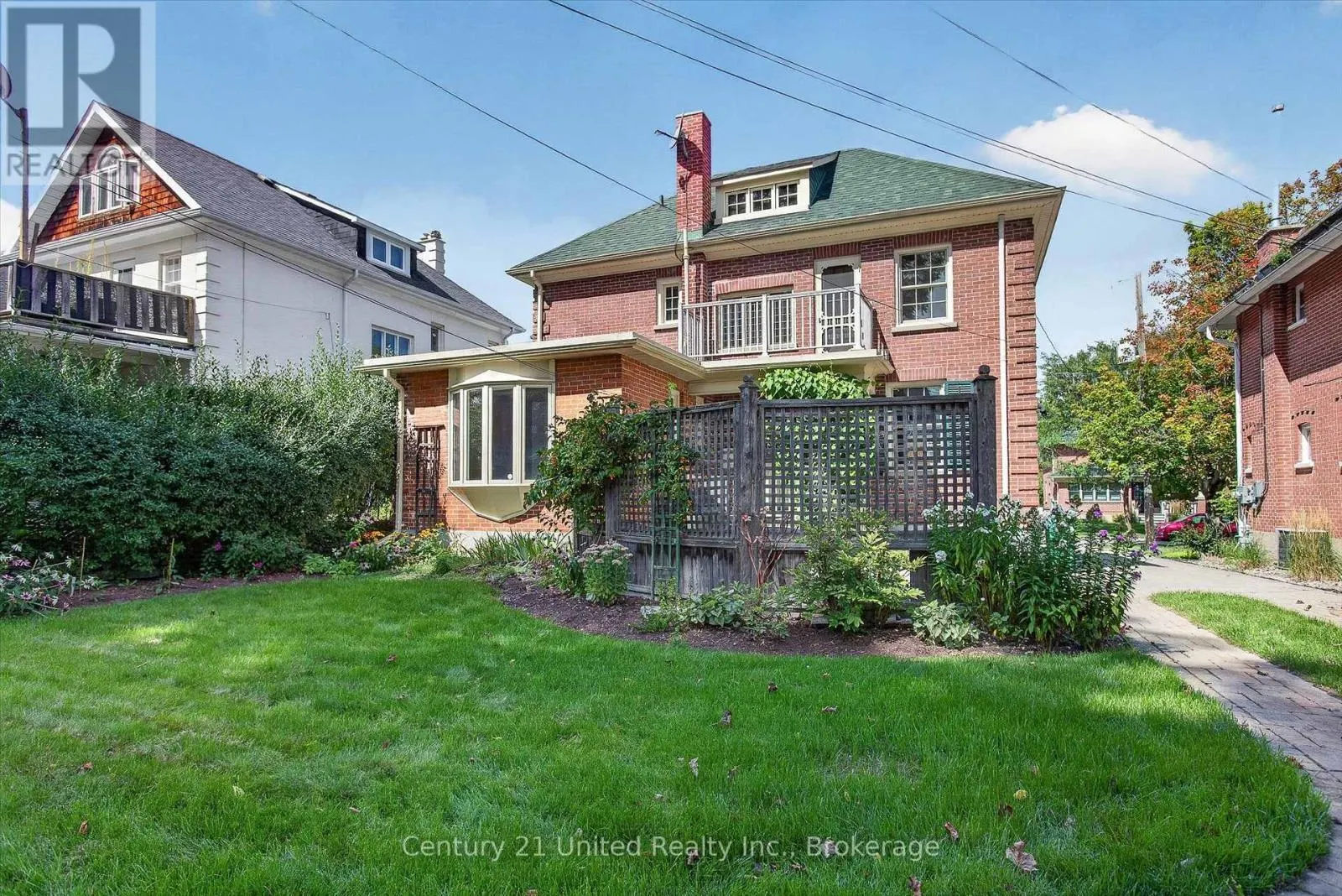 627 GILMOUR STREET