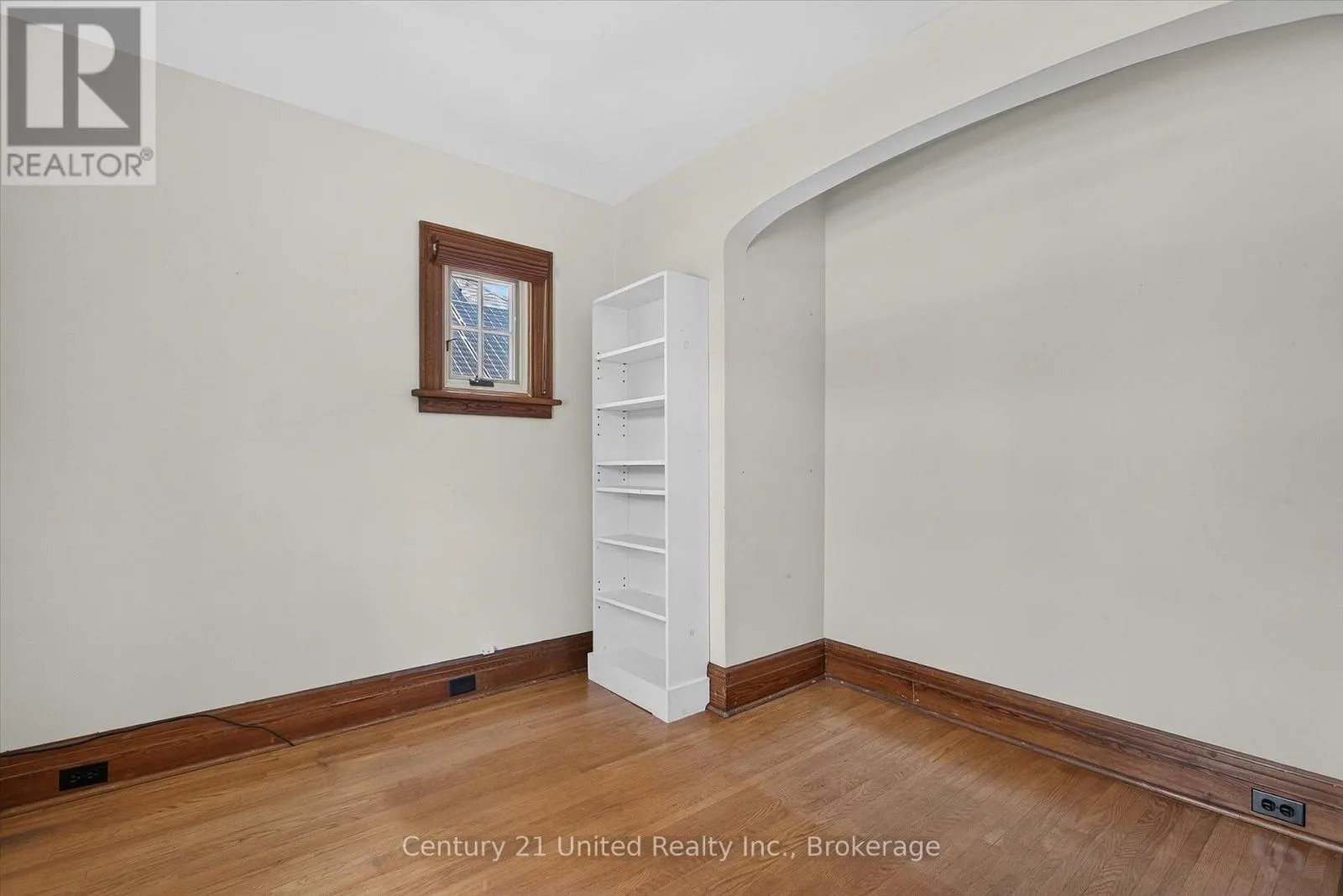 627 GILMOUR STREET