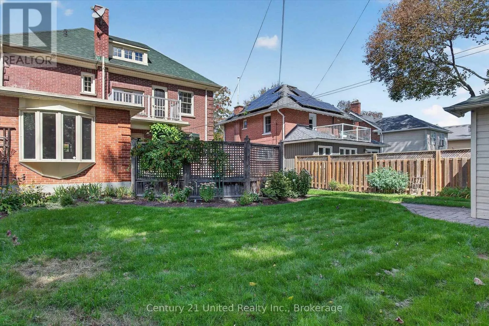 627 GILMOUR STREET