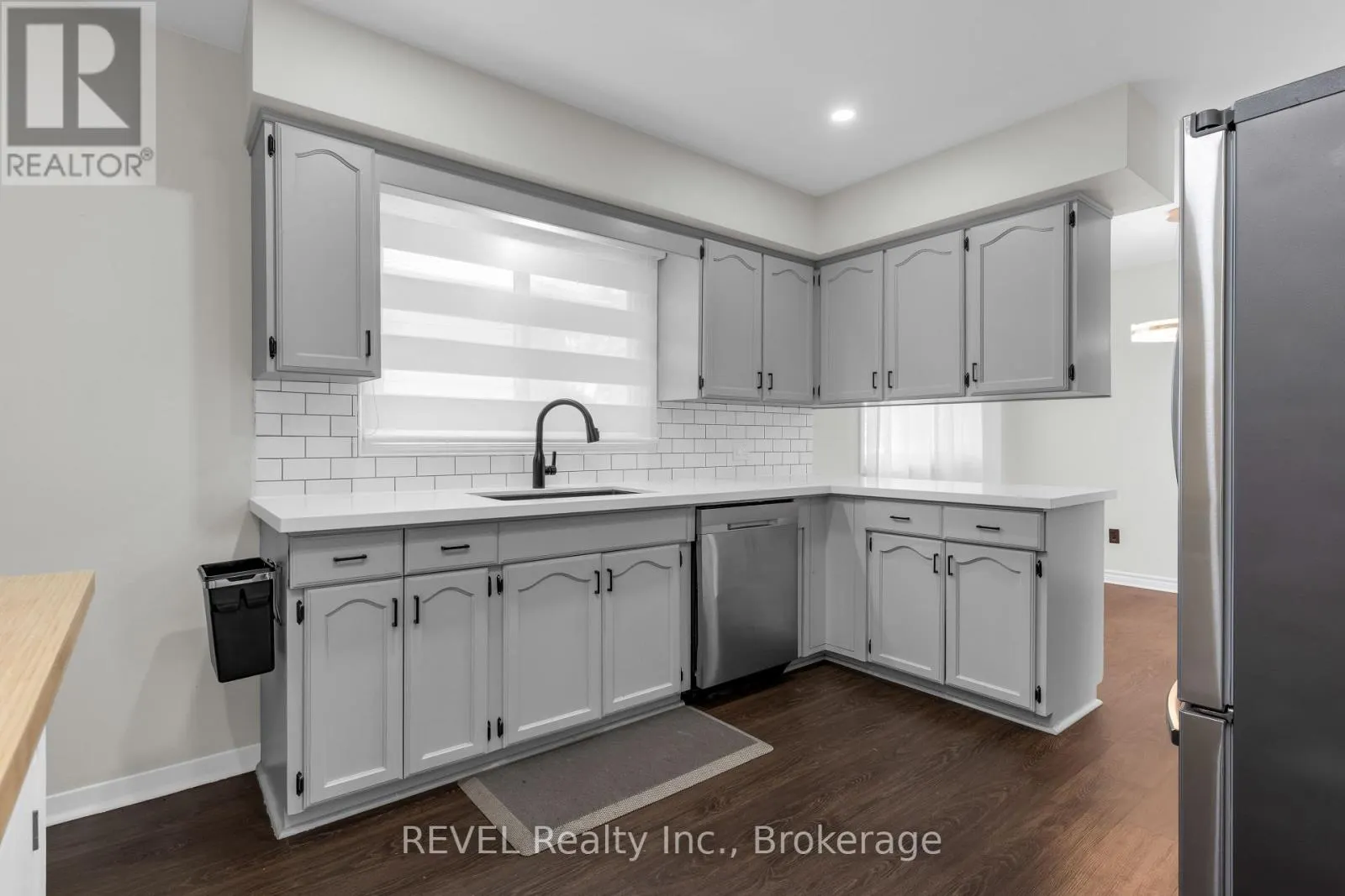 5 ARMOUR DRIVE