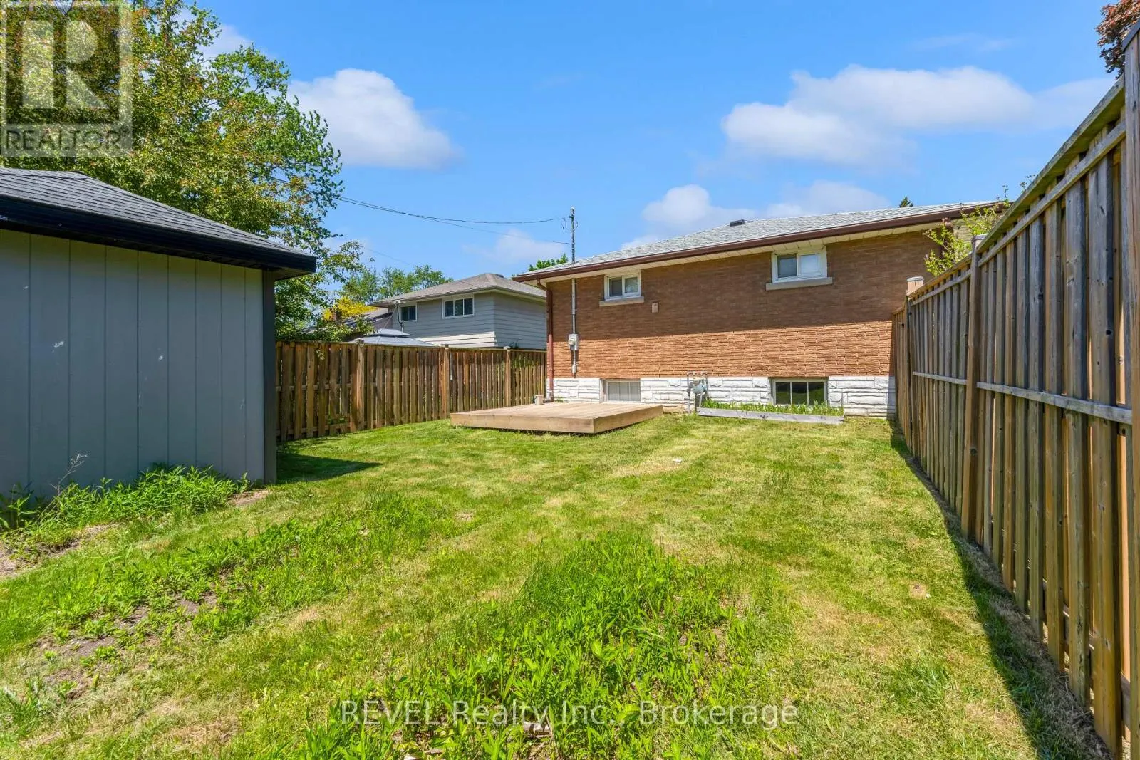 5 ARMOUR DRIVE
