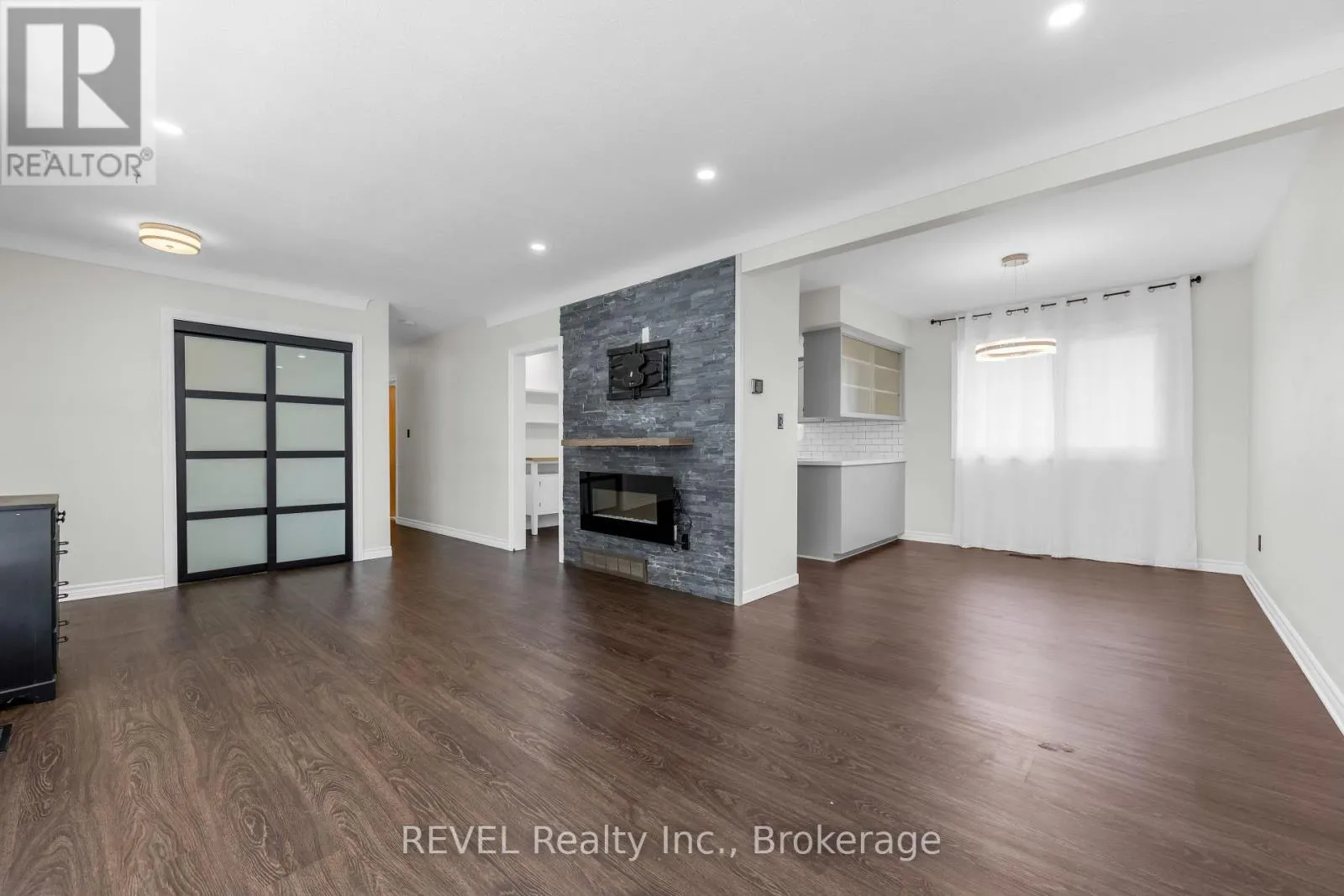 5 ARMOUR DRIVE