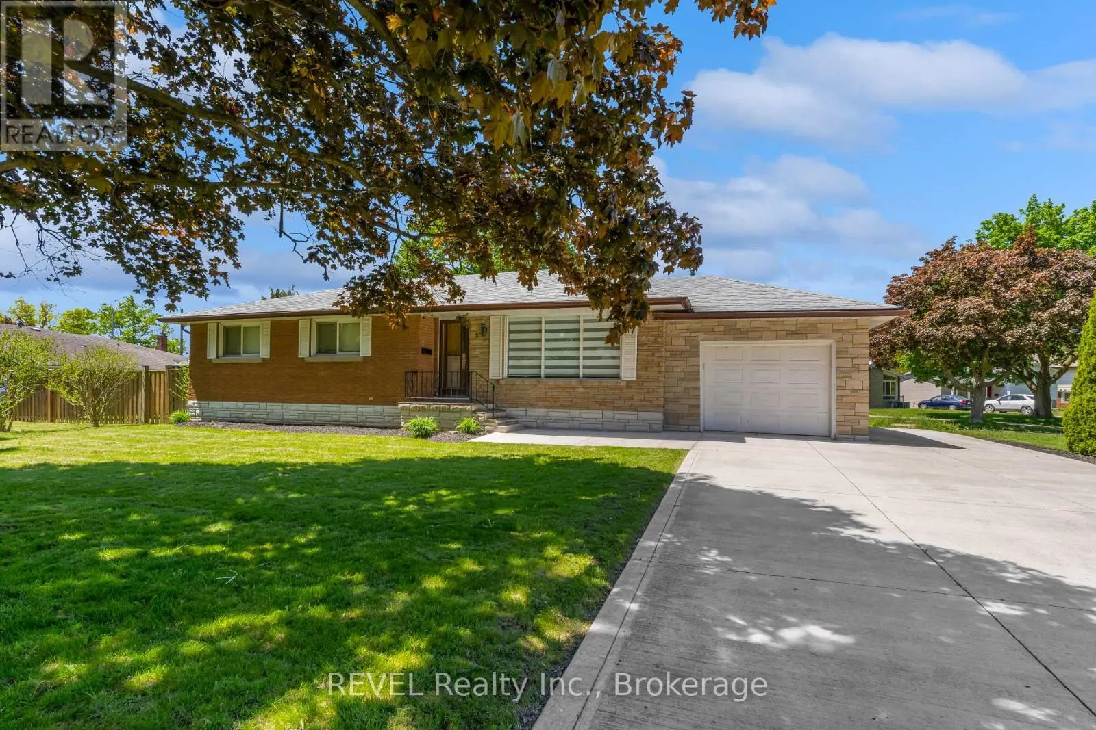 5 ARMOUR DRIVE