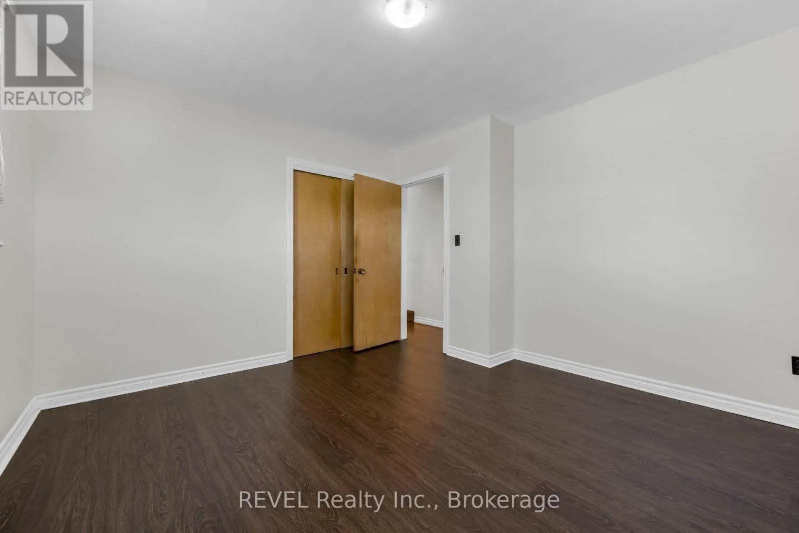 5 ARMOUR DRIVE