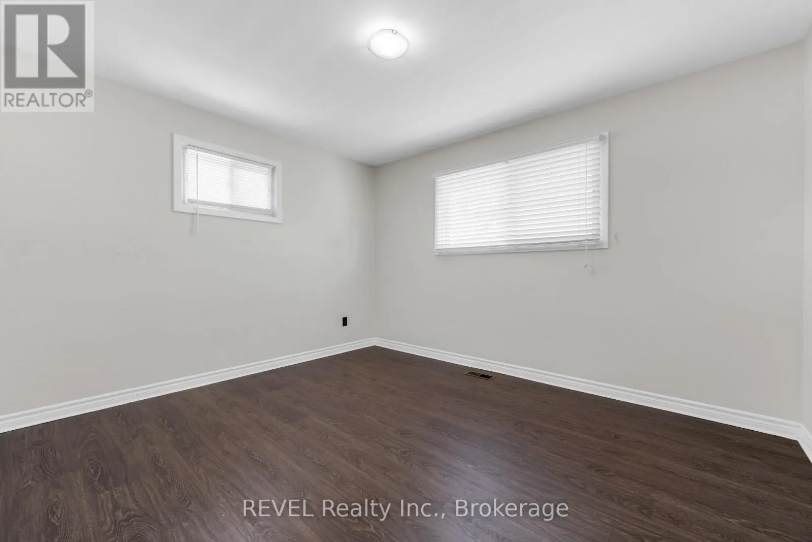 5 ARMOUR DRIVE