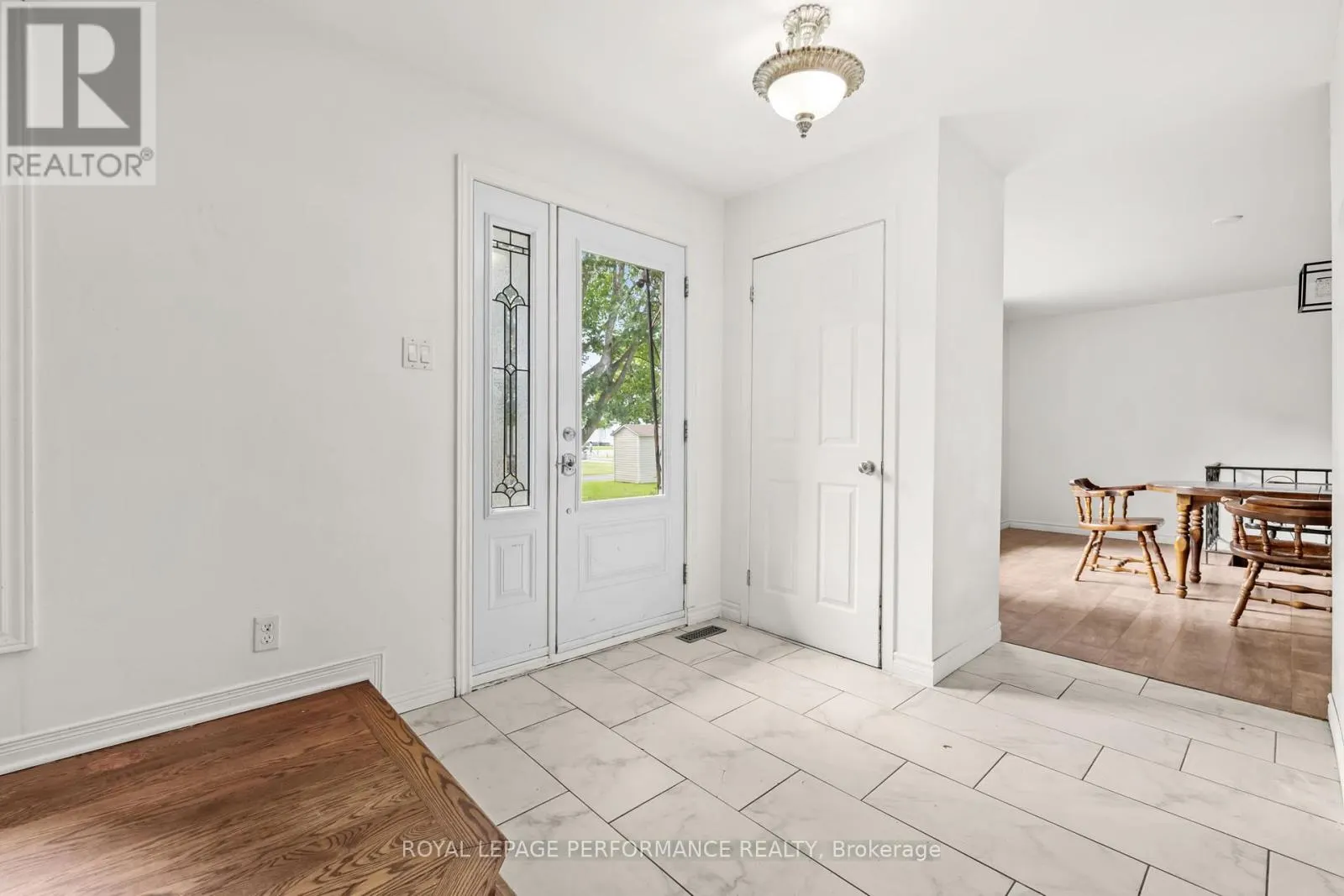 438 VOYAGEUR PLACE