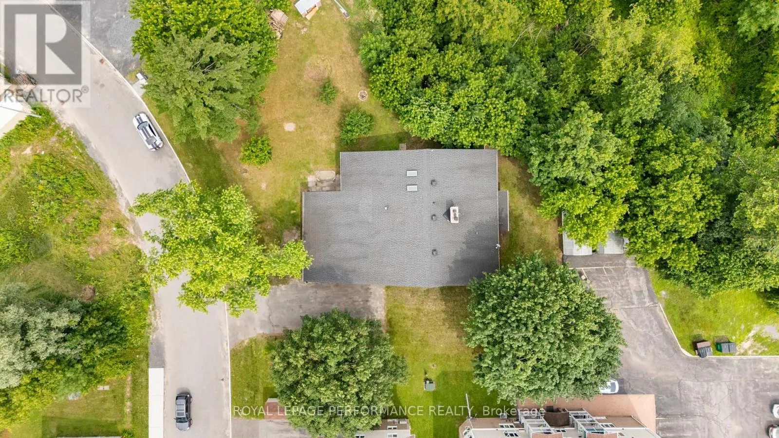 438 VOYAGEUR PLACE