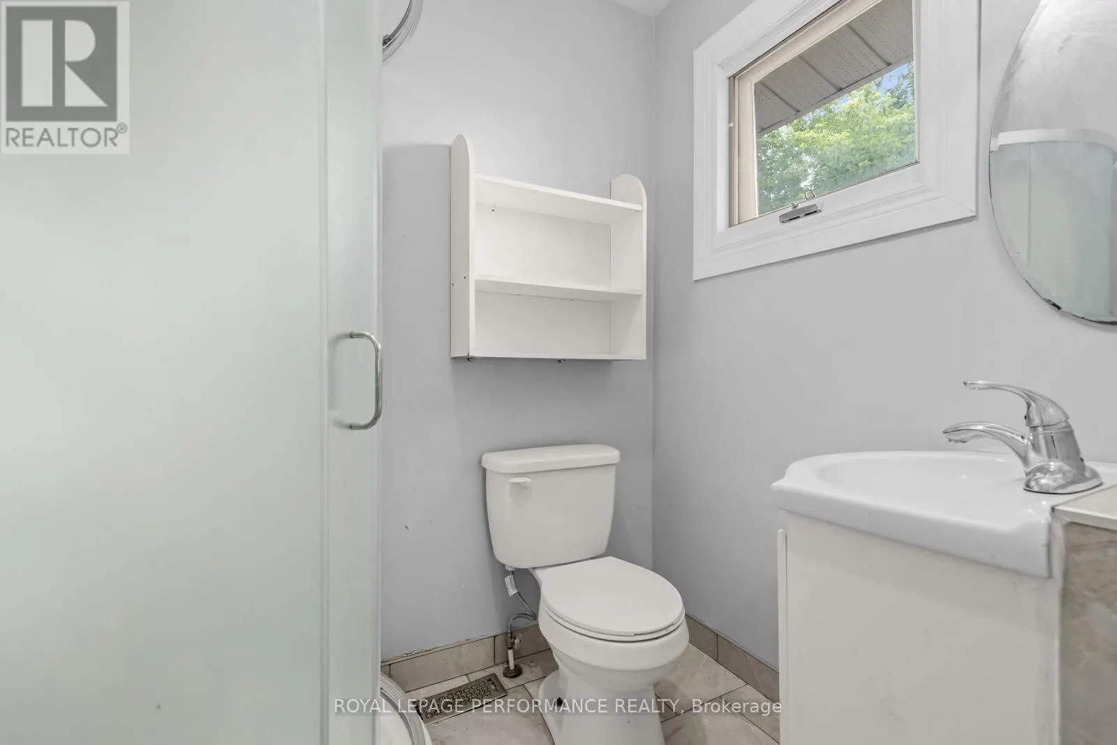 438 VOYAGEUR PLACE