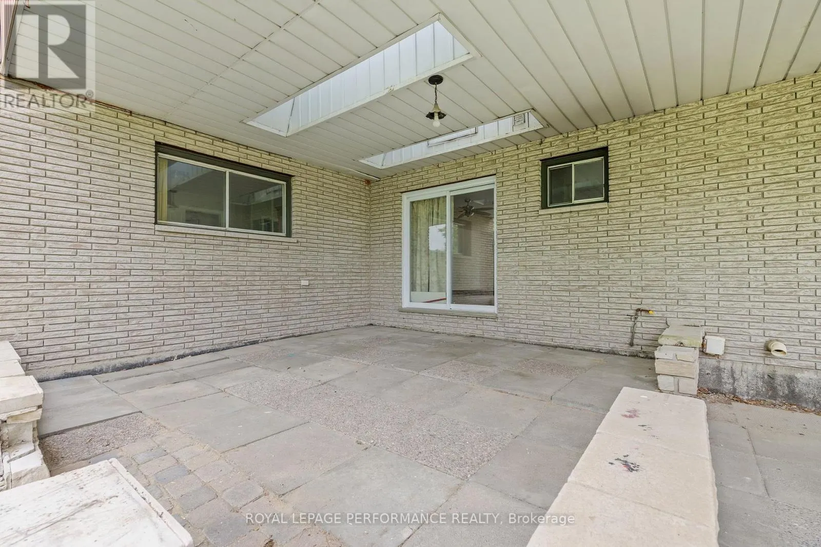 438 VOYAGEUR PLACE