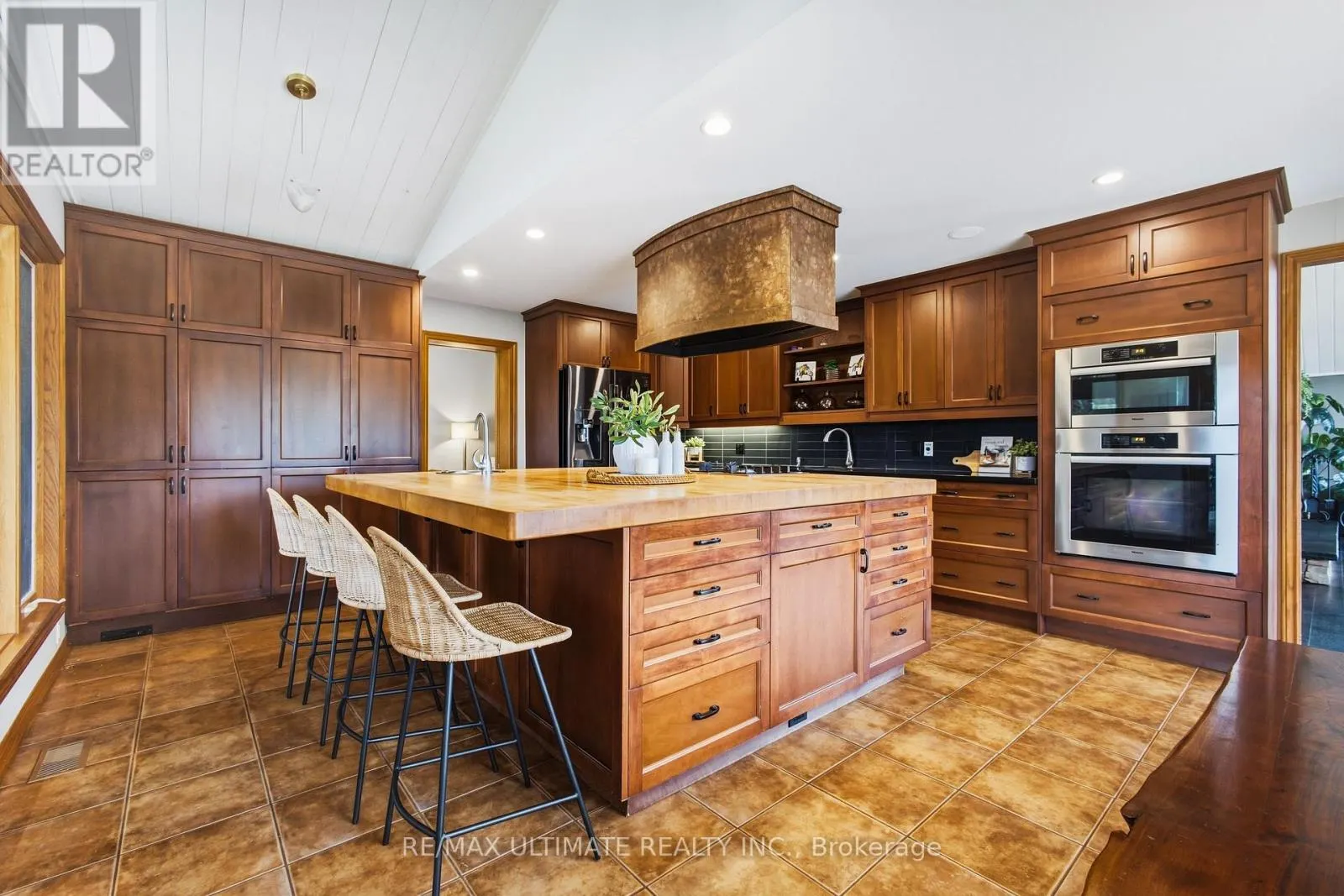 873421 5TH LINE ESTATES