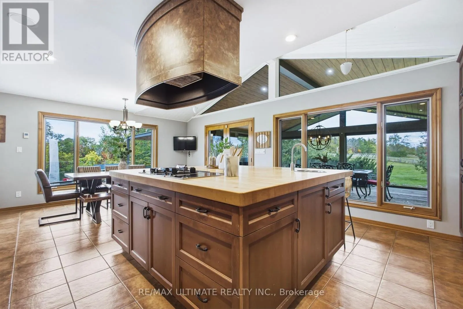 873421 5TH LINE ESTATES