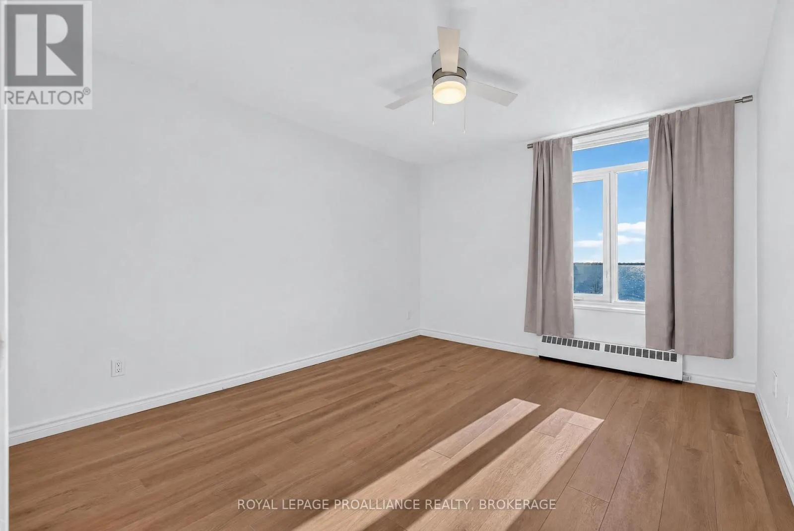 306 - 1 MOWAT AVENUE #306