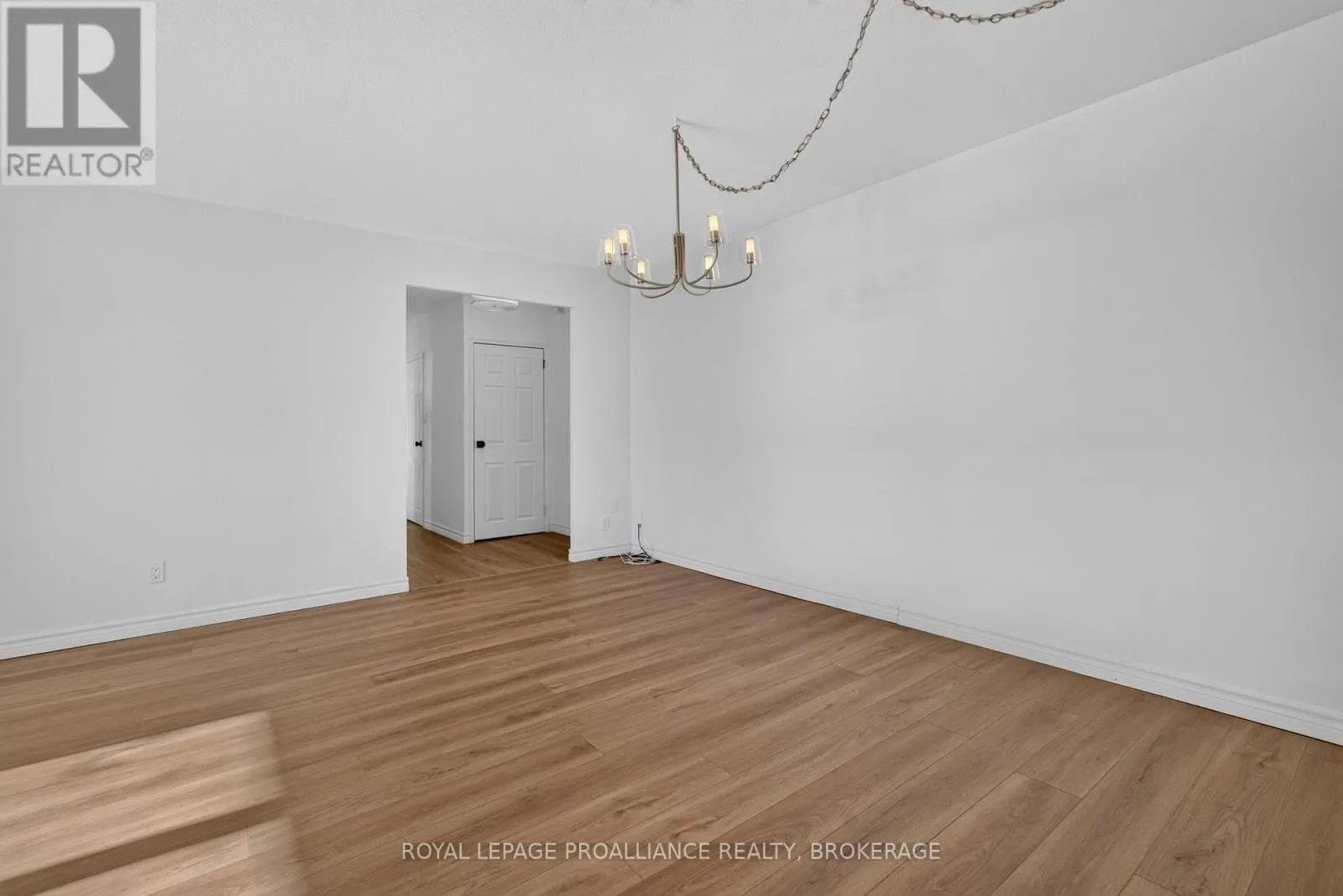 306 - 1 MOWAT AVENUE #306