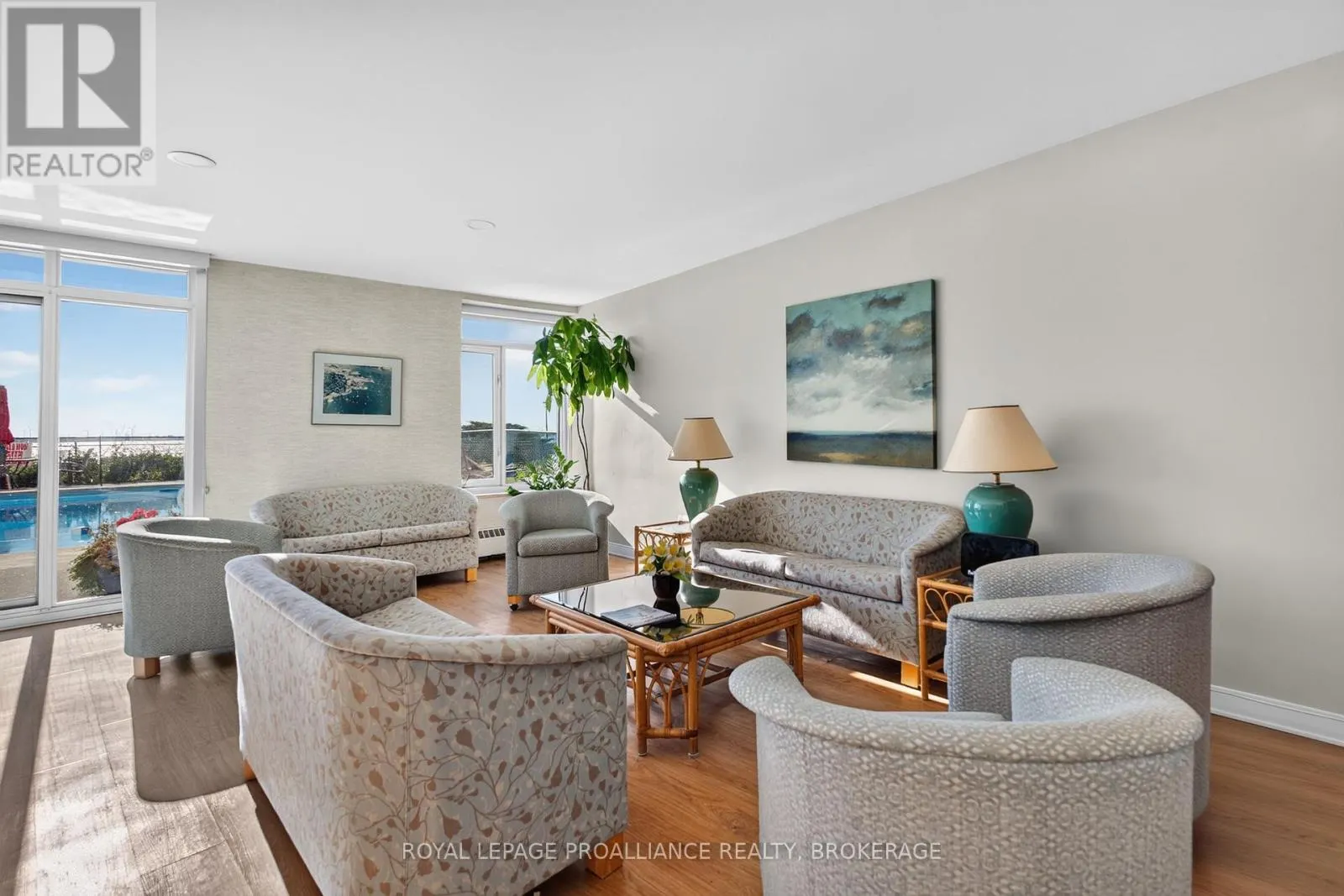 306 - 1 MOWAT AVENUE #306