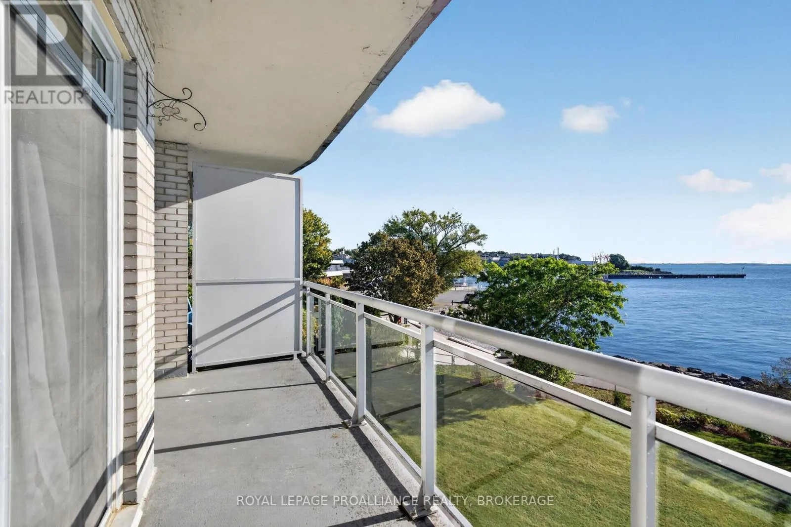 306 - 1 MOWAT AVENUE #306