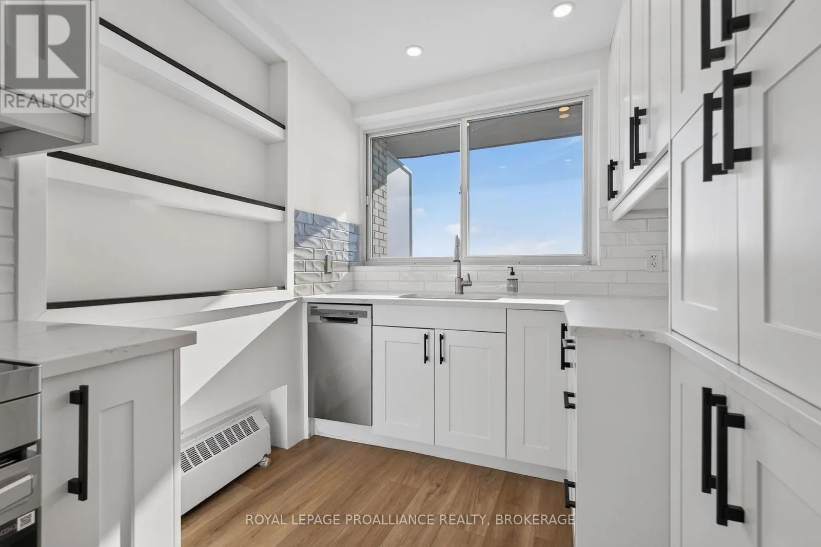 306 - 1 MOWAT AVENUE #306