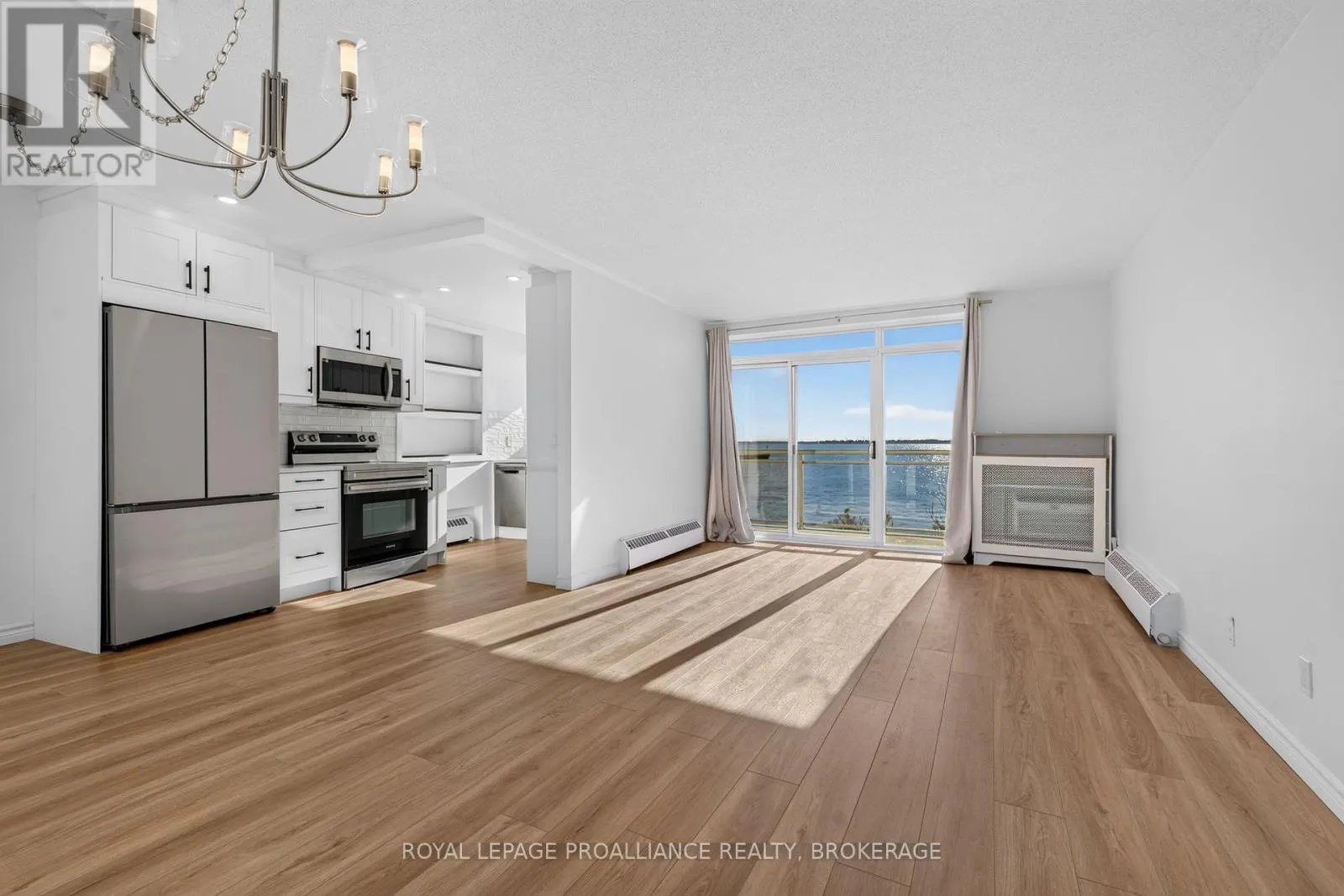 306 - 1 MOWAT AVENUE #306