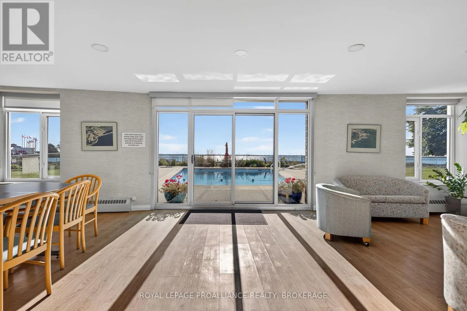 306 - 1 MOWAT AVENUE #306