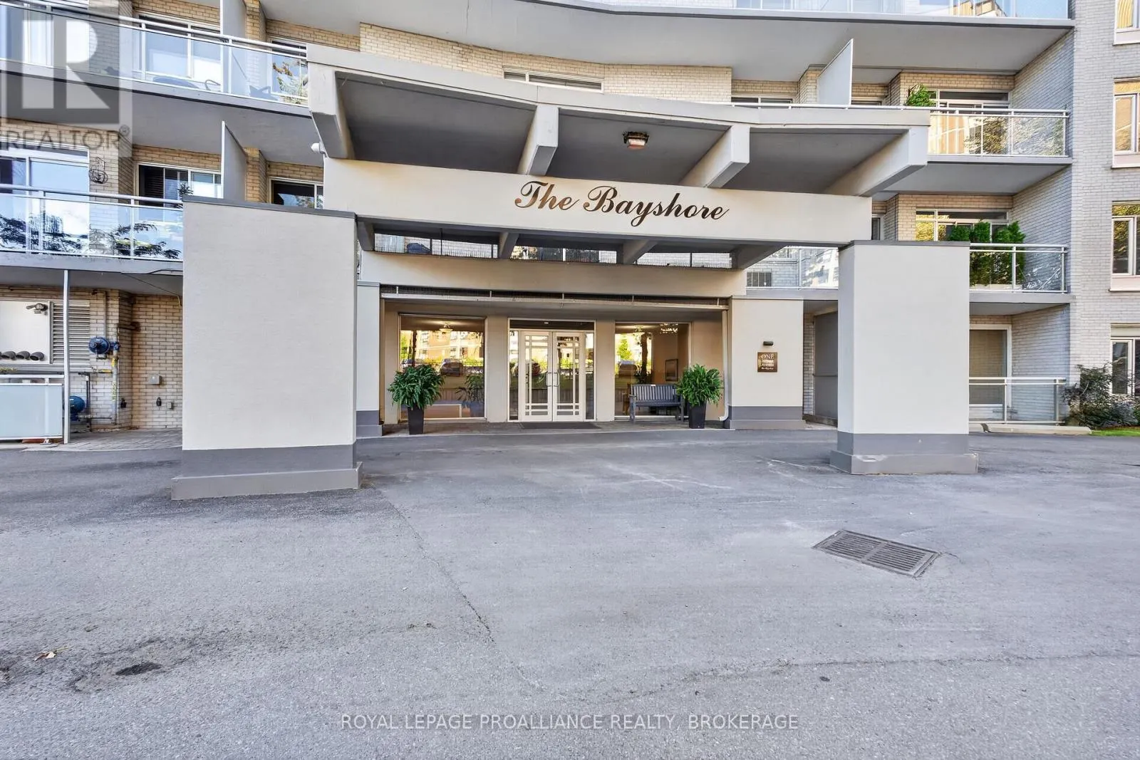 306 - 1 MOWAT AVENUE #306
