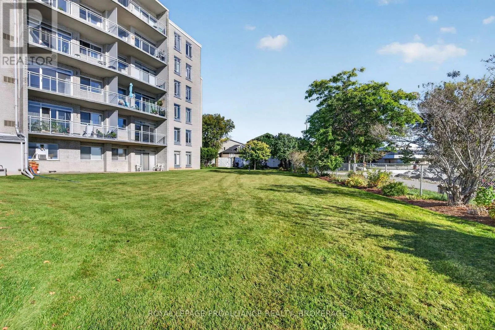 306 - 1 MOWAT AVENUE #306