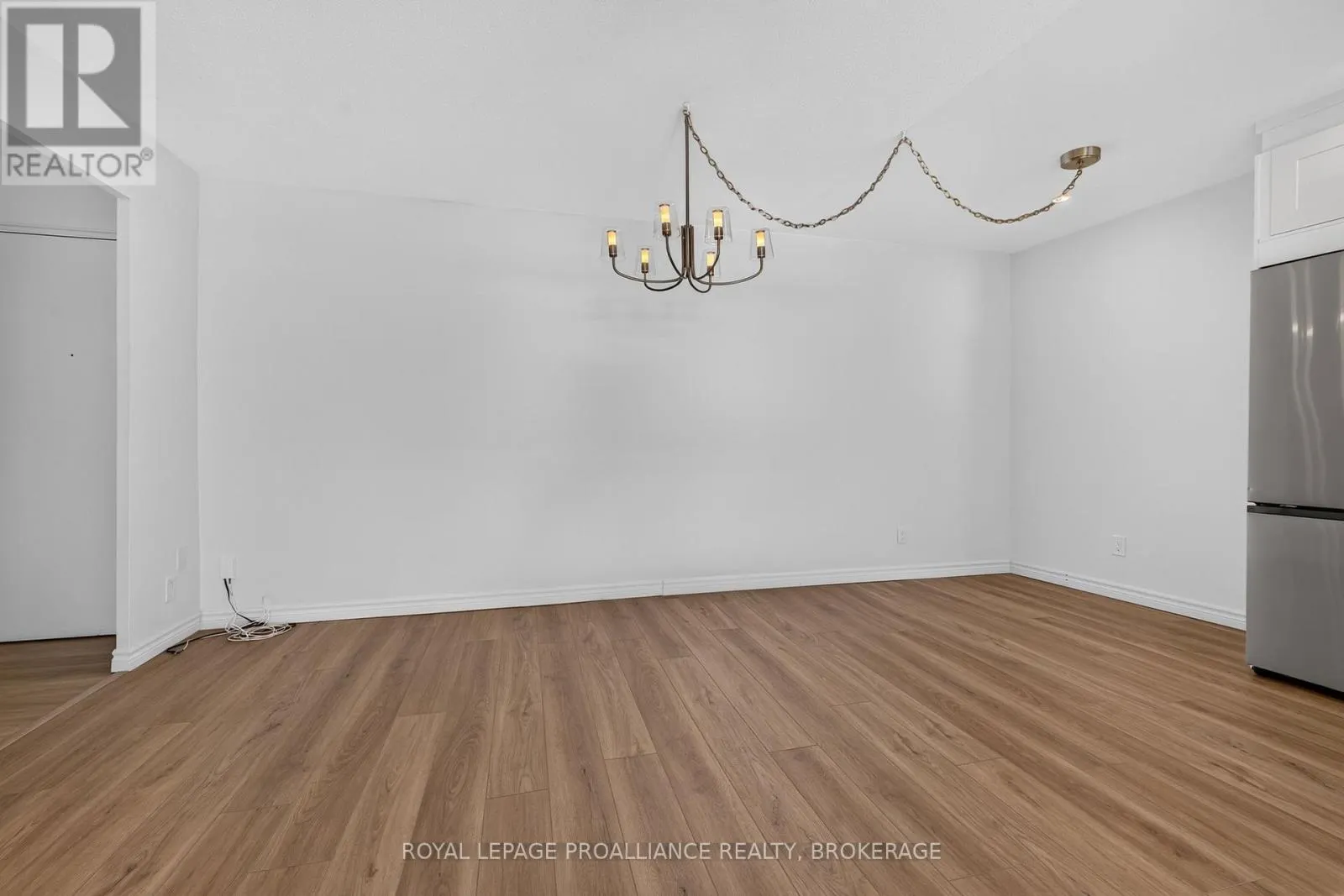 306 - 1 MOWAT AVENUE #306