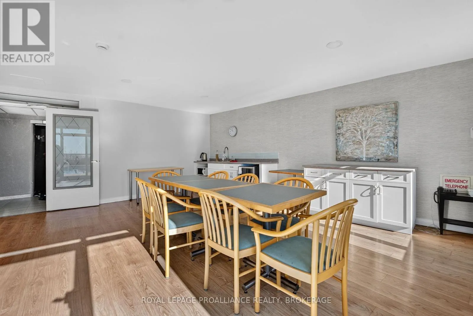 306 - 1 MOWAT AVENUE #306