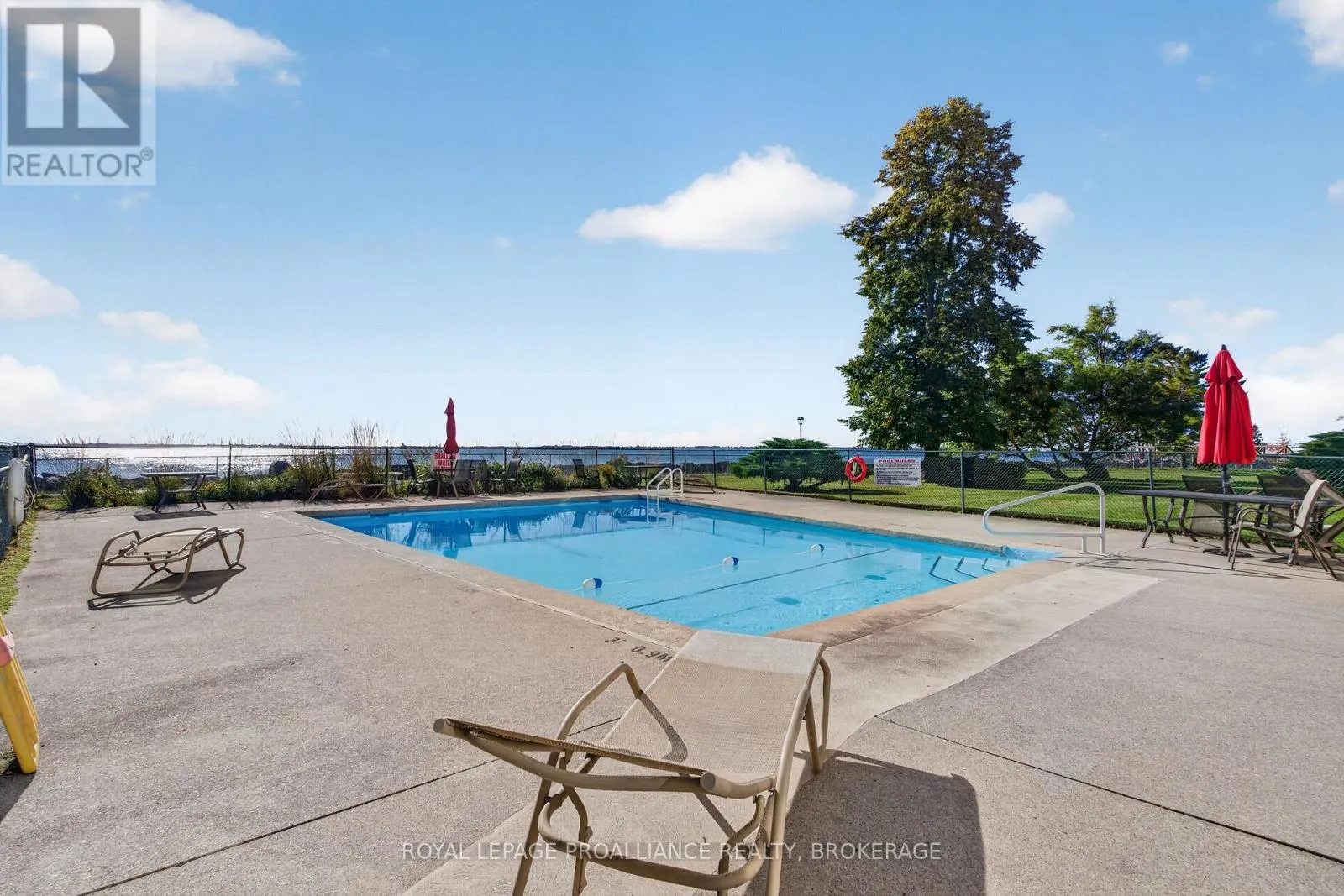 306 - 1 MOWAT AVENUE #306