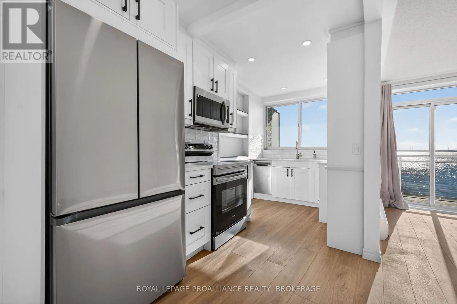 306 - 1 MOWAT AVENUE #306