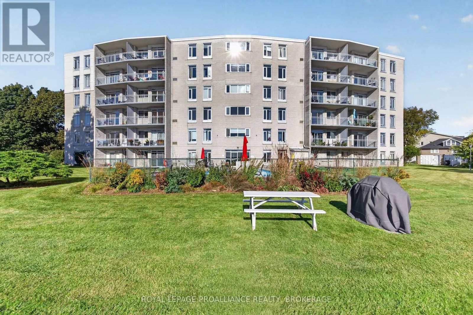 306 - 1 MOWAT AVENUE #306