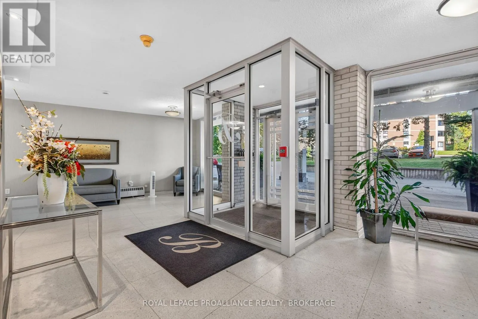 306 - 1 MOWAT AVENUE #306