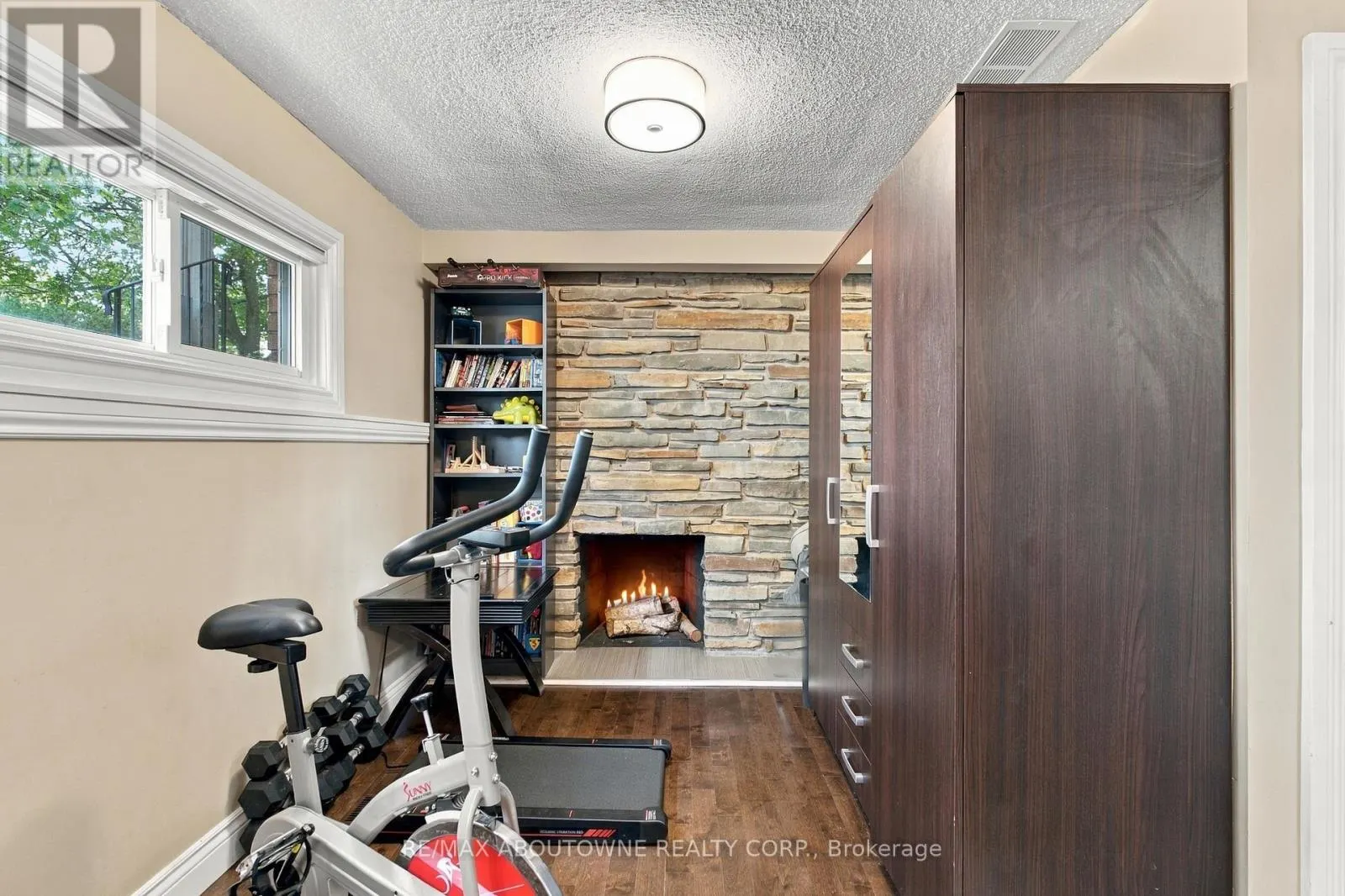617 SCENIC DRIVE