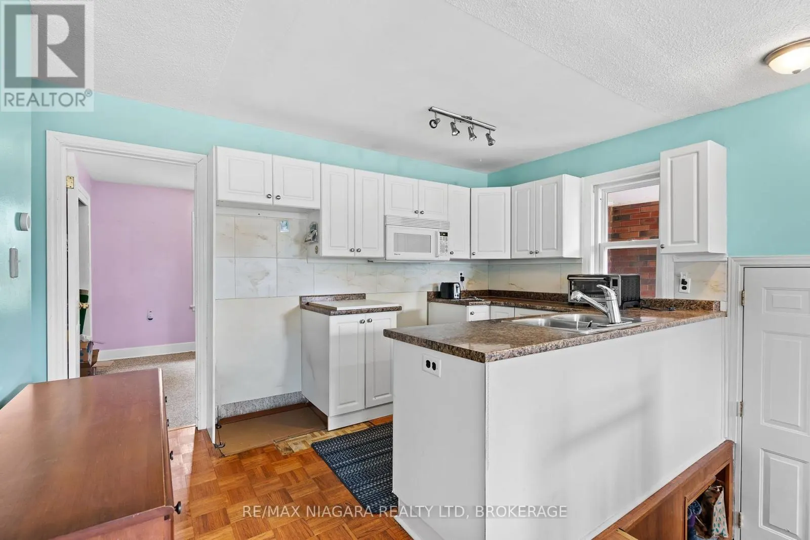 256 KINGSWAY STREET