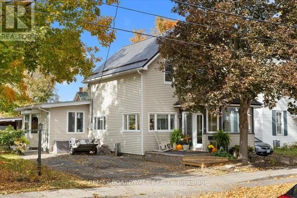 115 MARY STREET