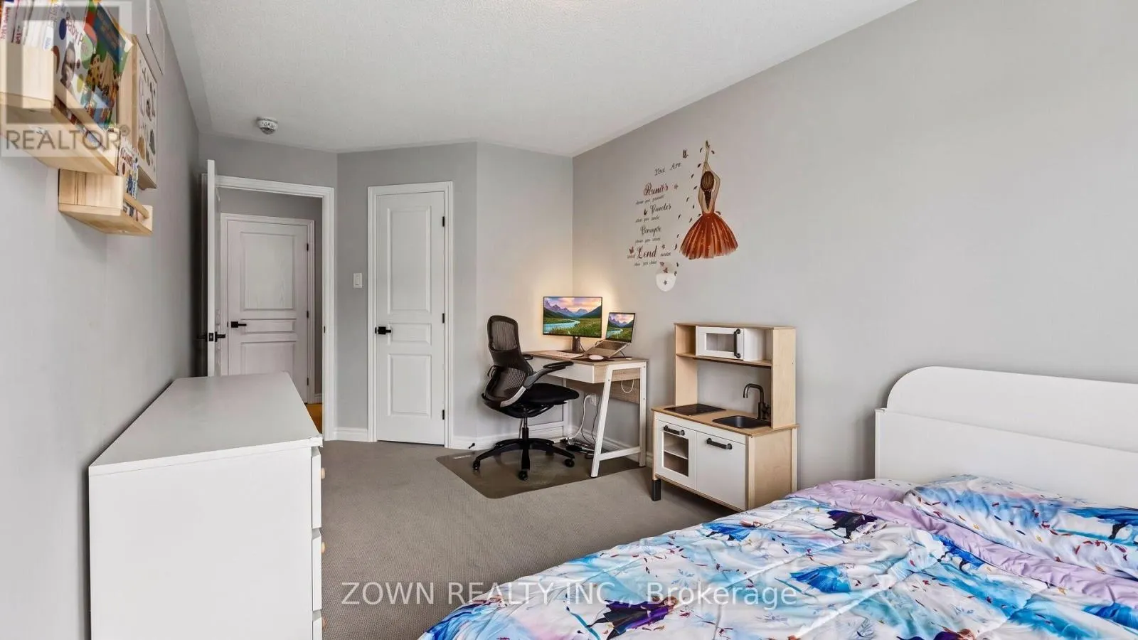 233 SITTELLE PRIVATE