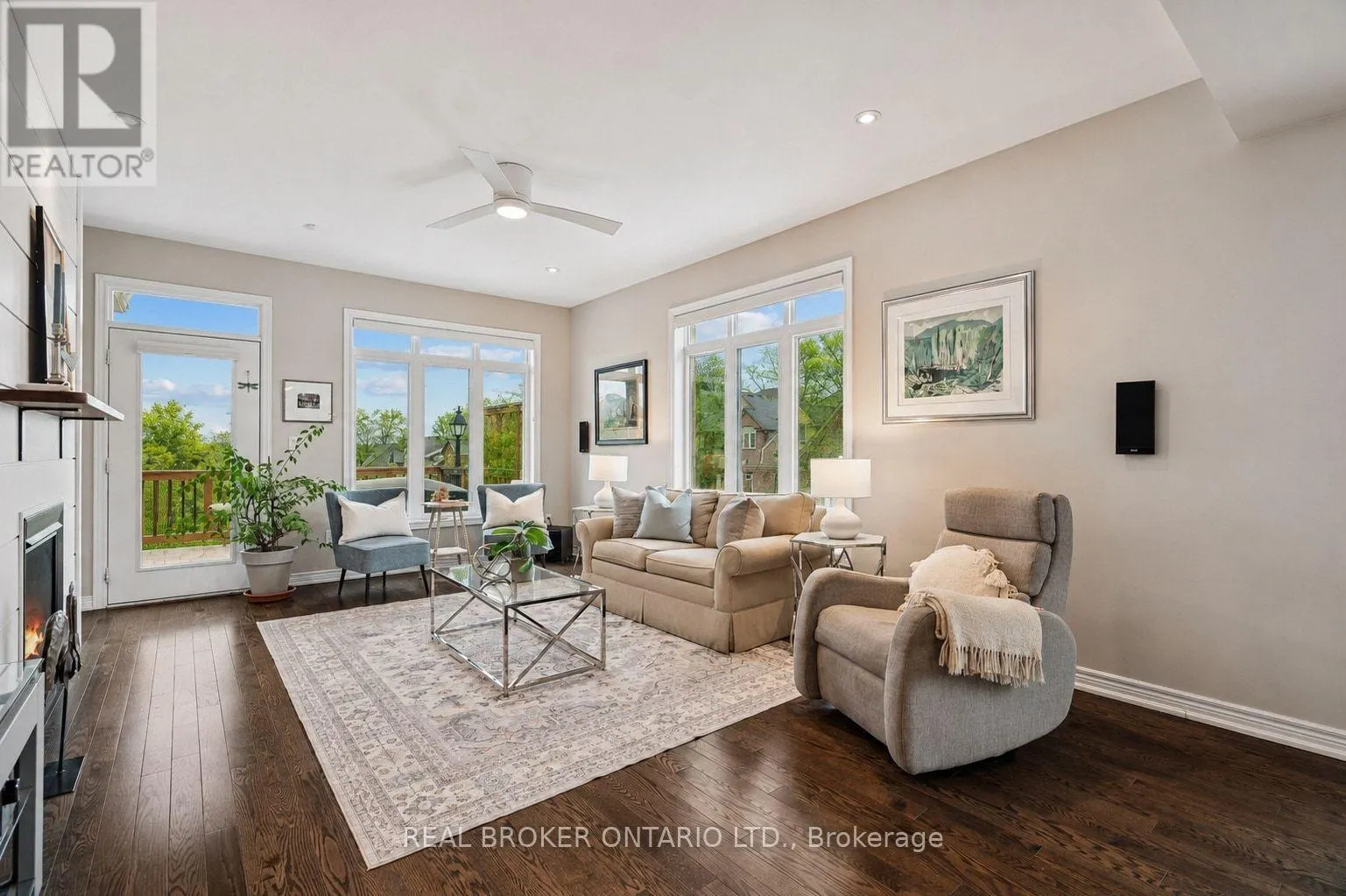 10 CHESTNUT DRIVE