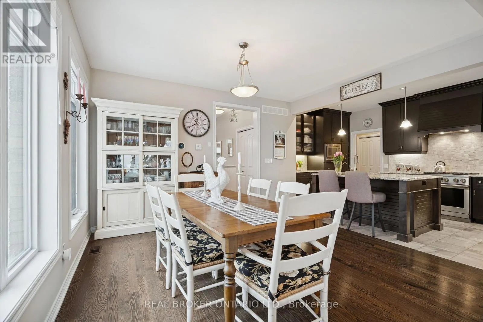 10 CHESTNUT DRIVE