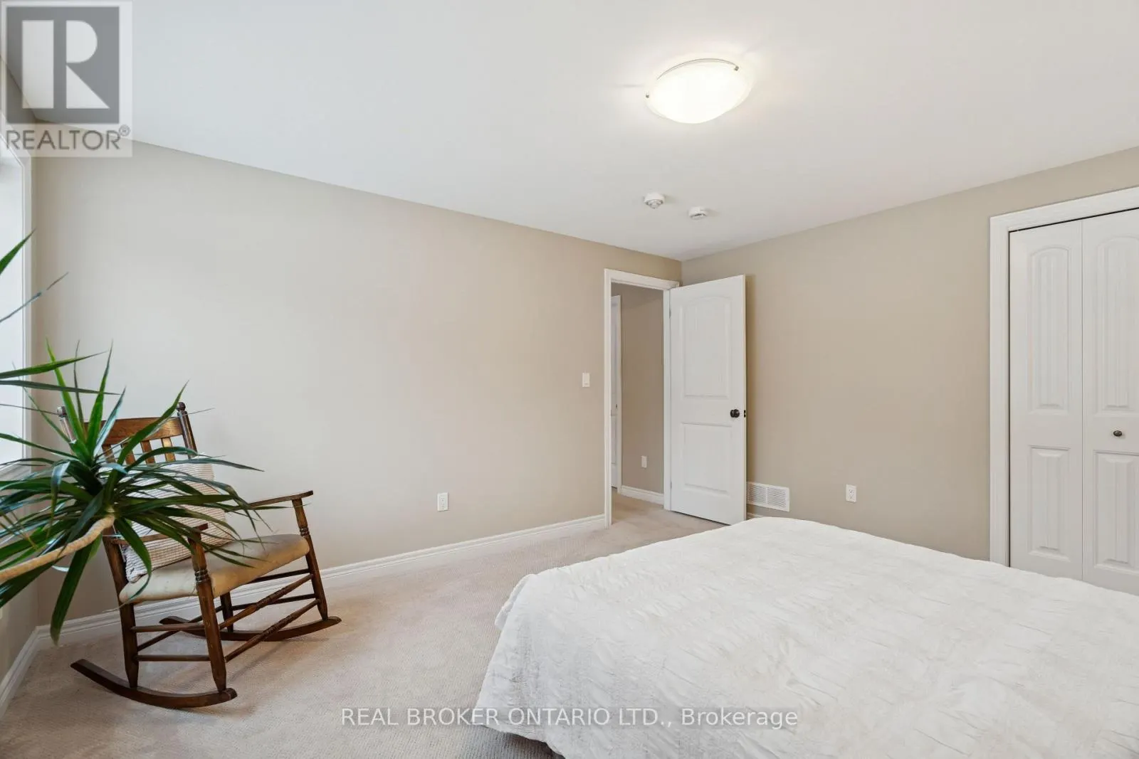 10 CHESTNUT DRIVE