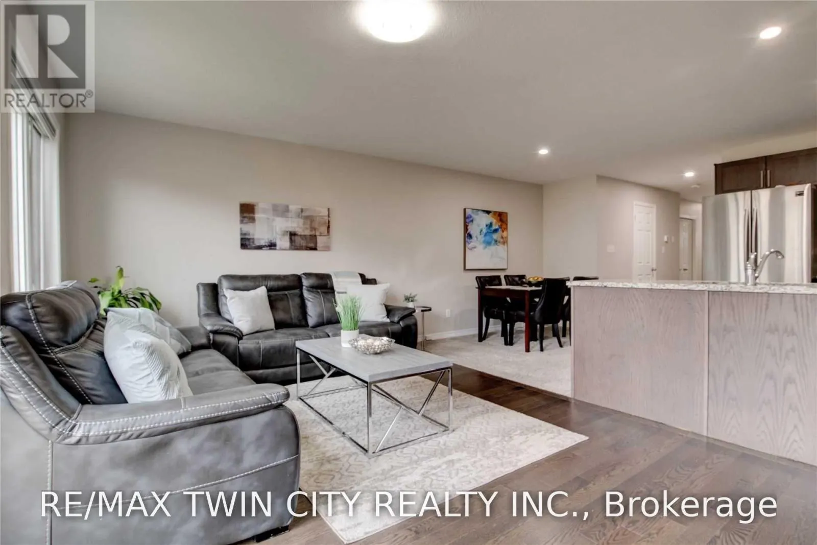 107 - 135 HARDCASTLE DRIVE